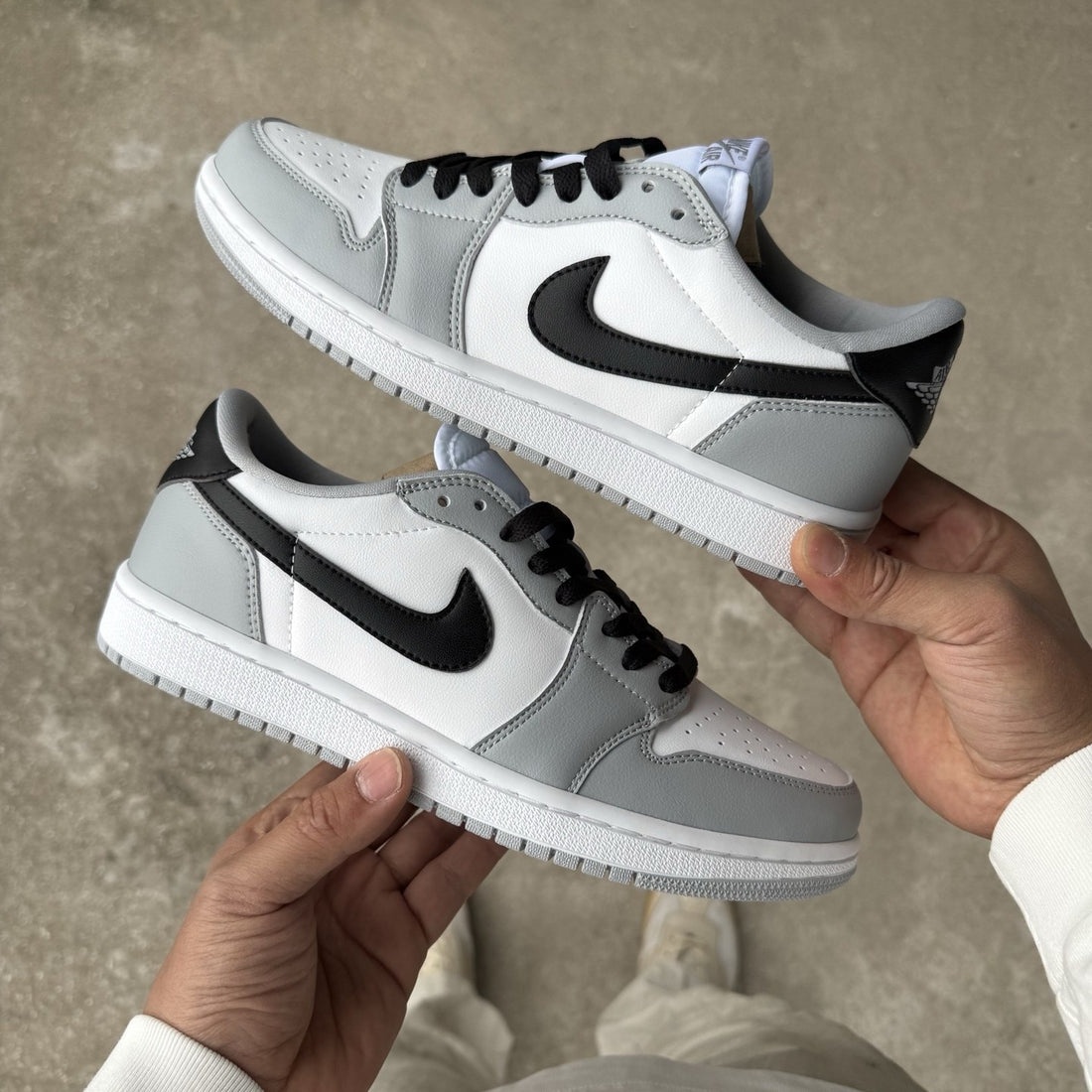 Air Jordan 1 Low OG Light Smoke Grey
