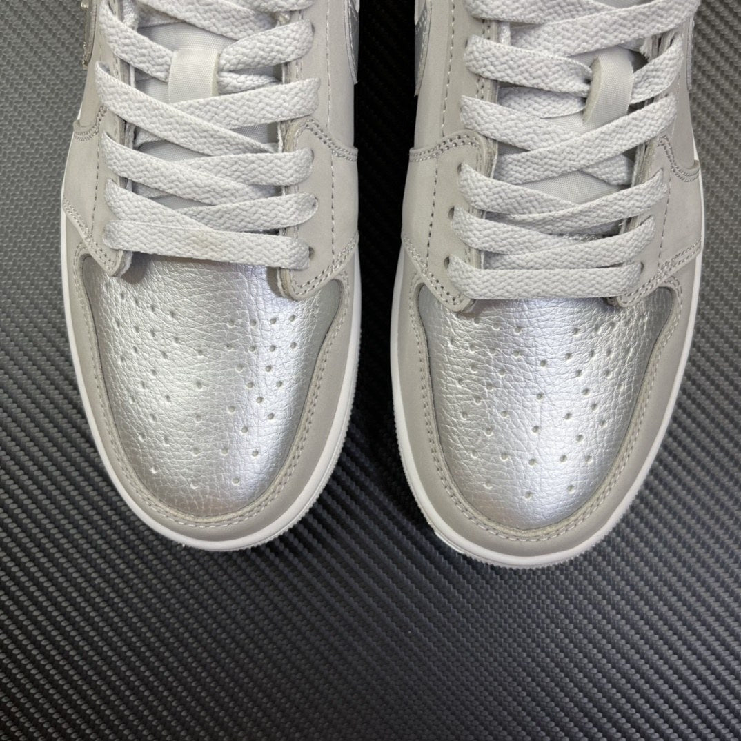 Air Jordan 1 Low OG Metallic Silver