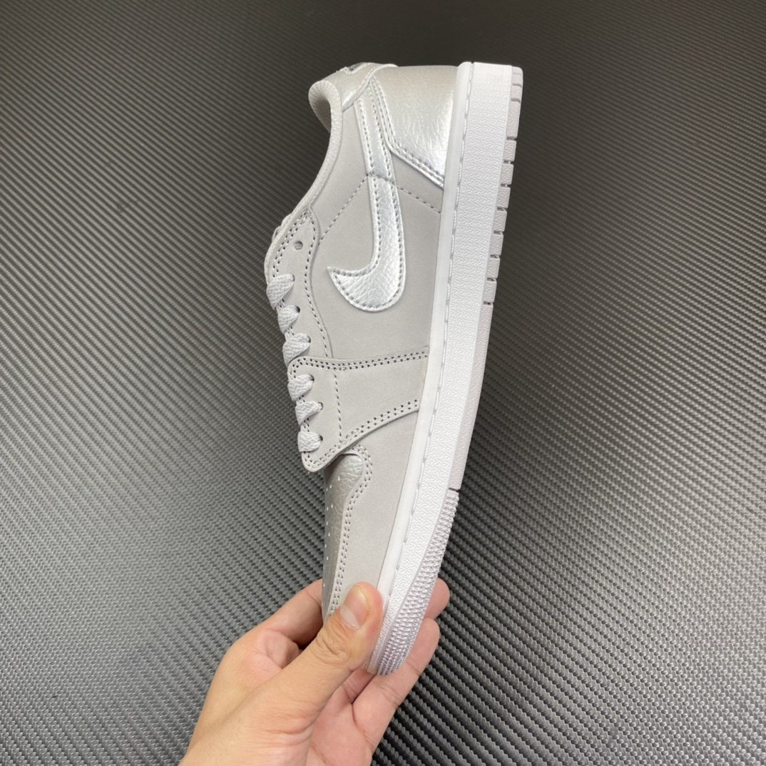 Air Jordan 1 Low OG Metallic Silver