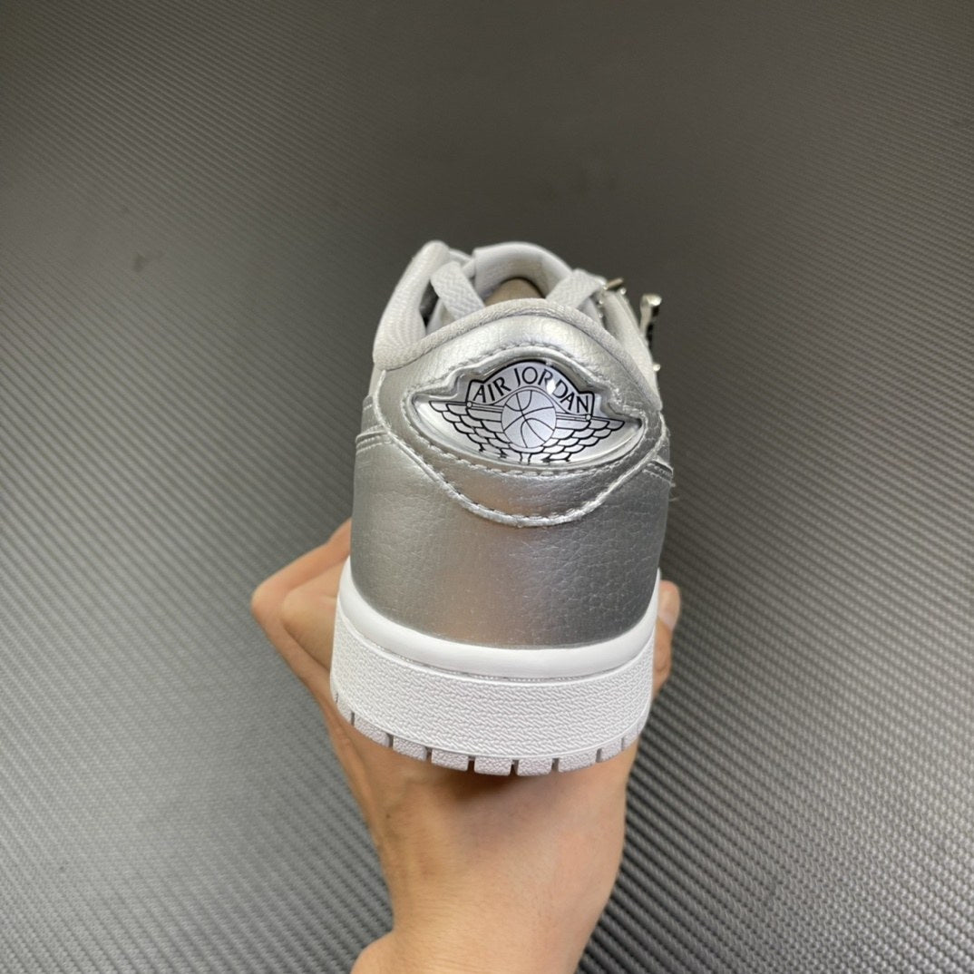 Air Jordan 1 Low OG Metallic Silver