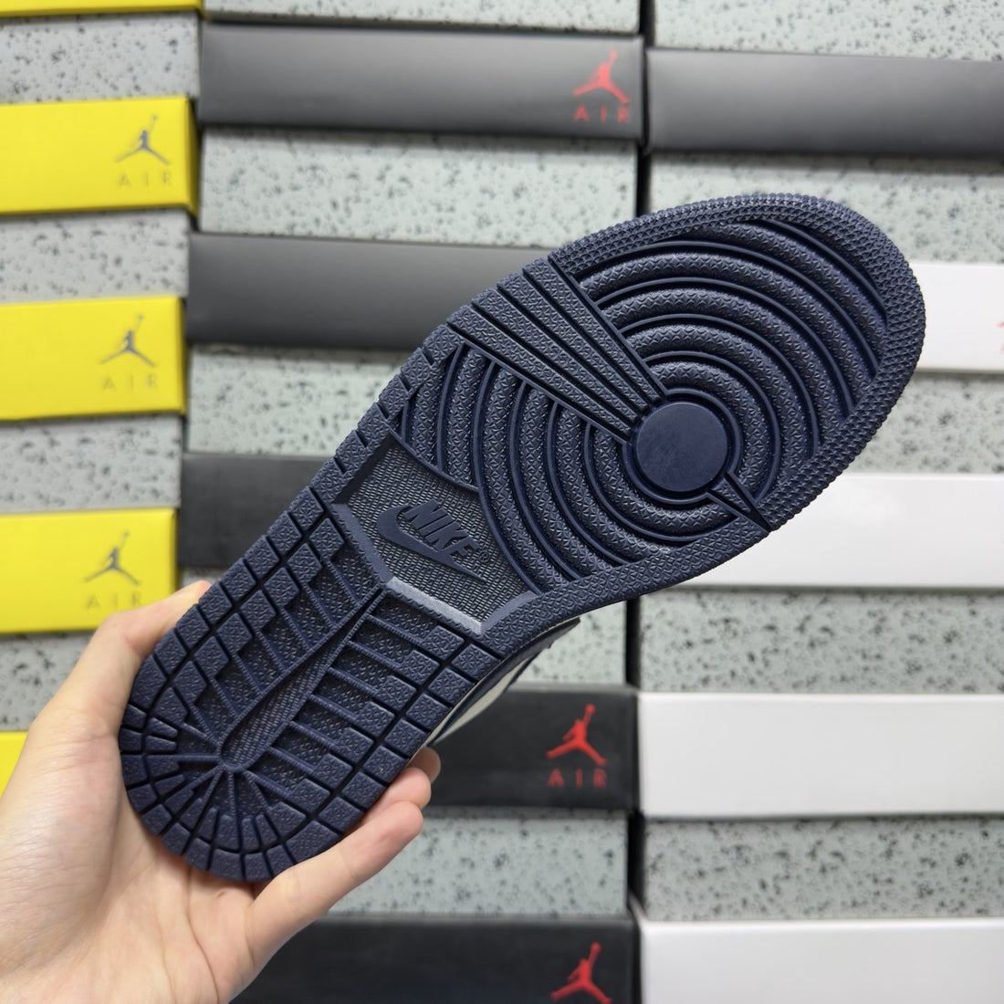 Air Jordan 1 Low OG Obsidian UNC