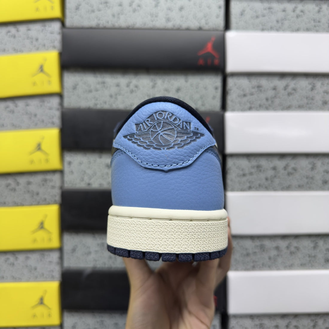 Air Jordan 1 Low OG Obsidian UNC
