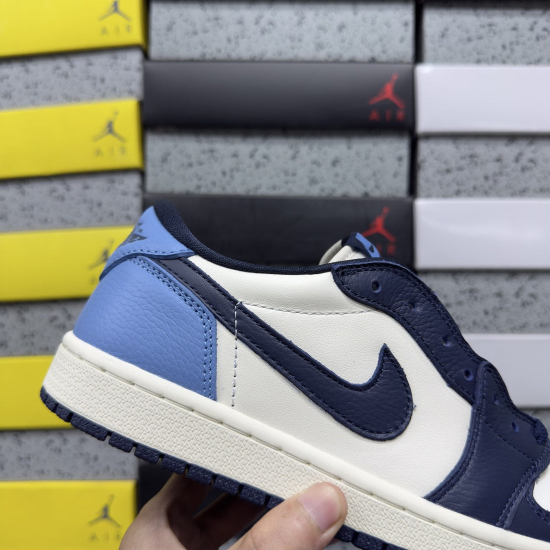 Air Jordan 1 Low OG Obsidian UNC
