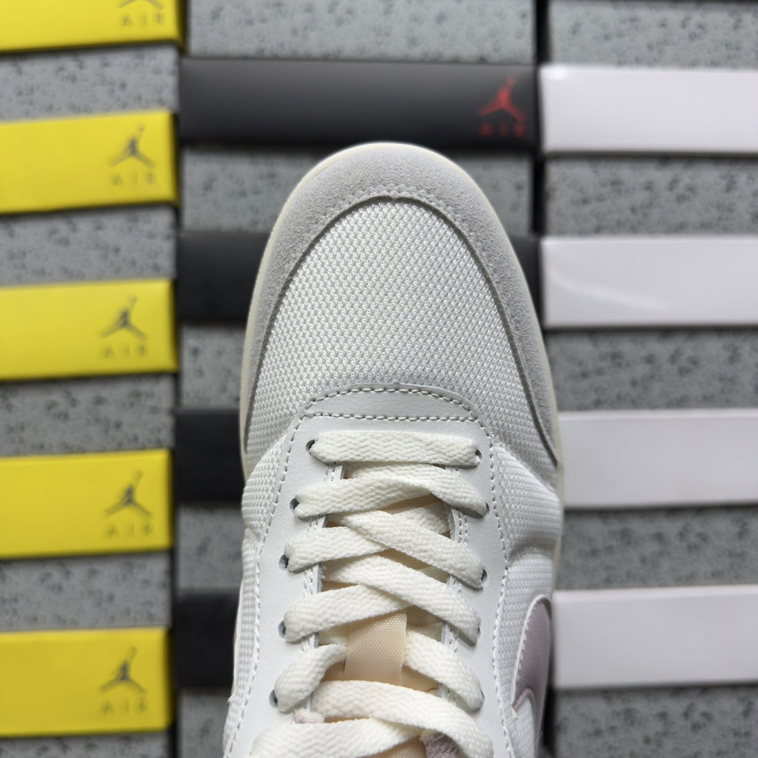 Air Jordan 1 Low OG Pink Grey