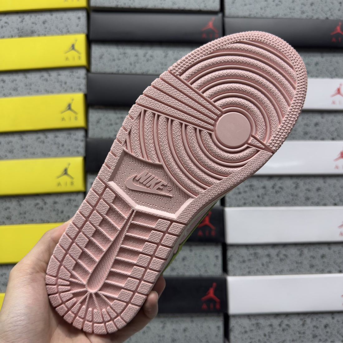 Air Jordan 1 Low OG Pink Volt