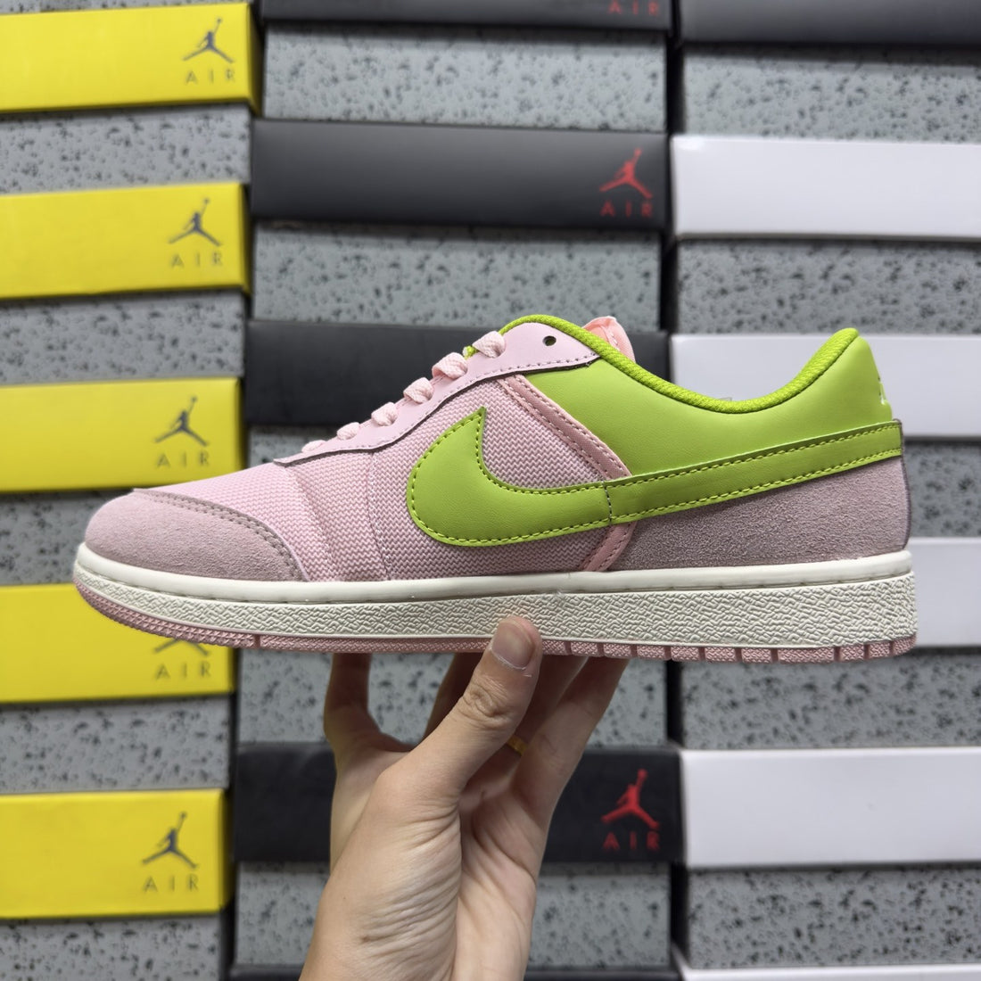 Air Jordan 1 Low OG Pink Volt