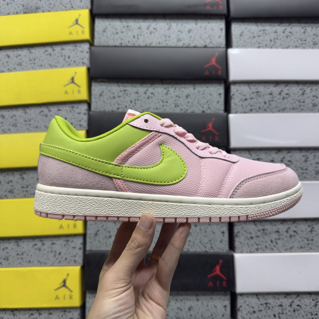 Air Jordan 1 Low OG Pink Volt