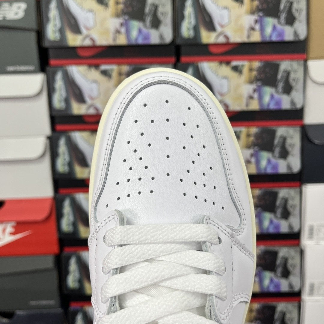 Air Jordan 1 Low OG Sail Pine Green