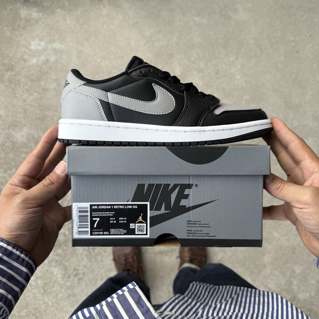Air Jordan 1 Low OG Shadow