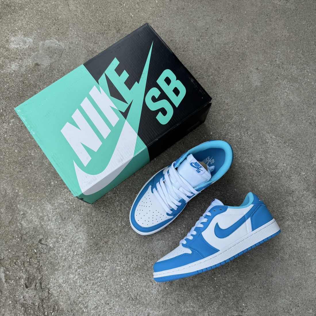 Air Jordan 1 Low OG UNC White