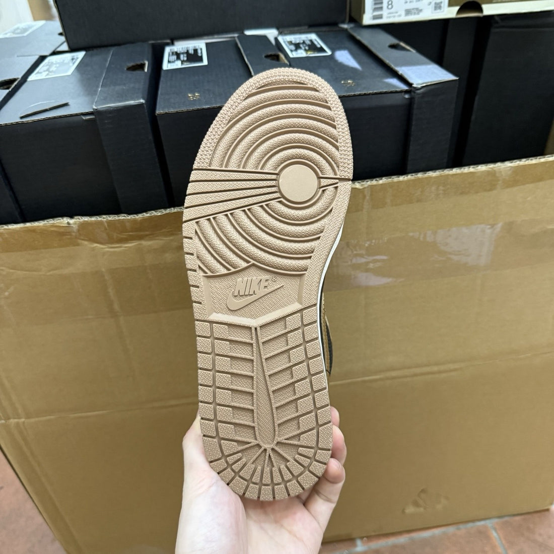 Air Jordan 1 Low Tan Navy Mint