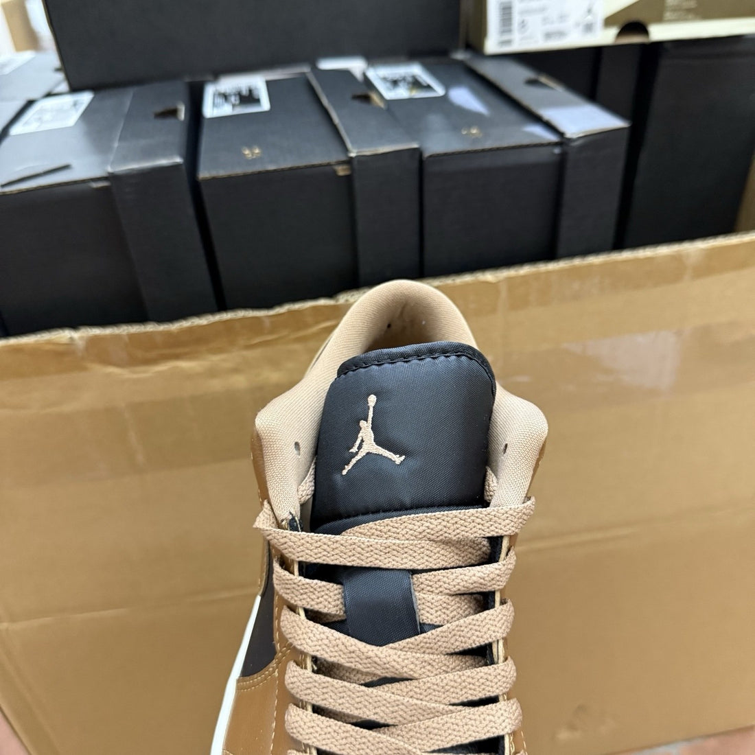 Air Jordan 1 Low Tan Navy Mint