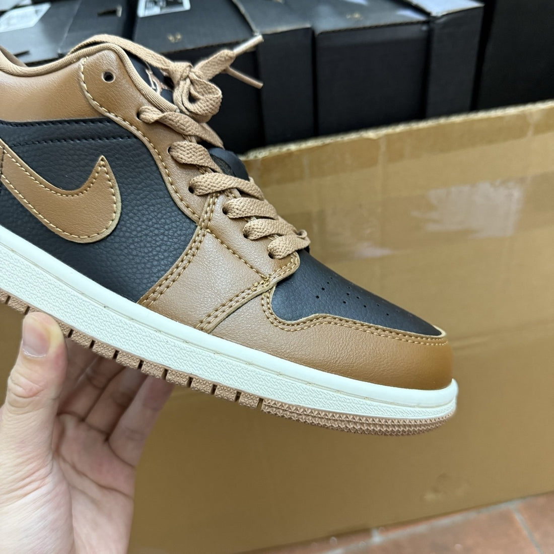 Air Jordan 1 Low Tan Navy Mint