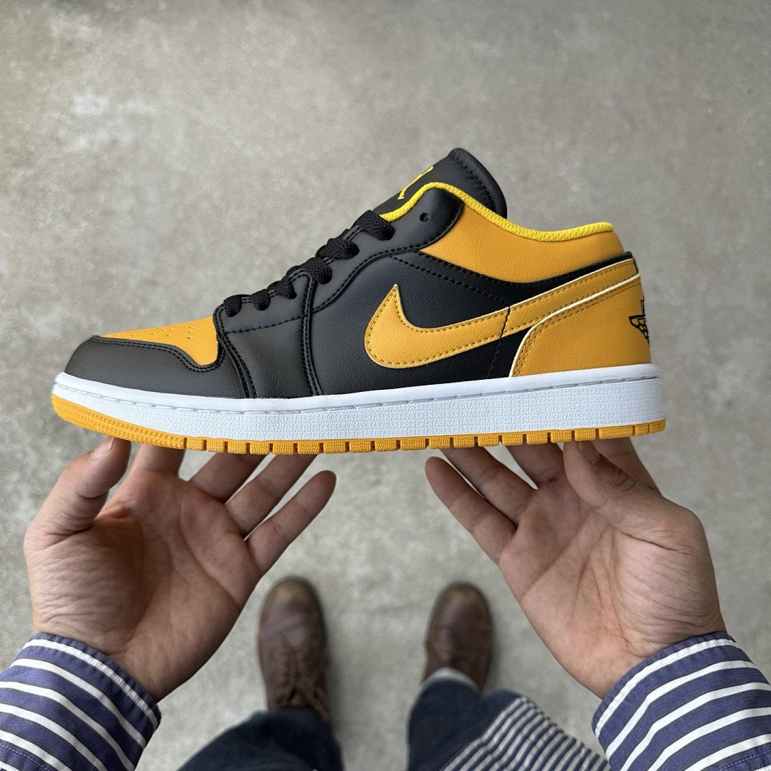Air Jordan 1 Low Taxi Black Toe