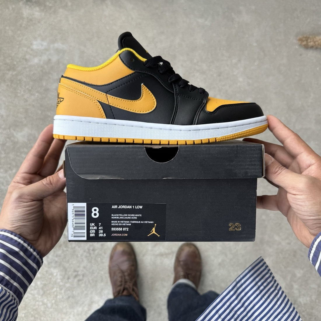 Air Jordan 1 Low Taxi Black Toe