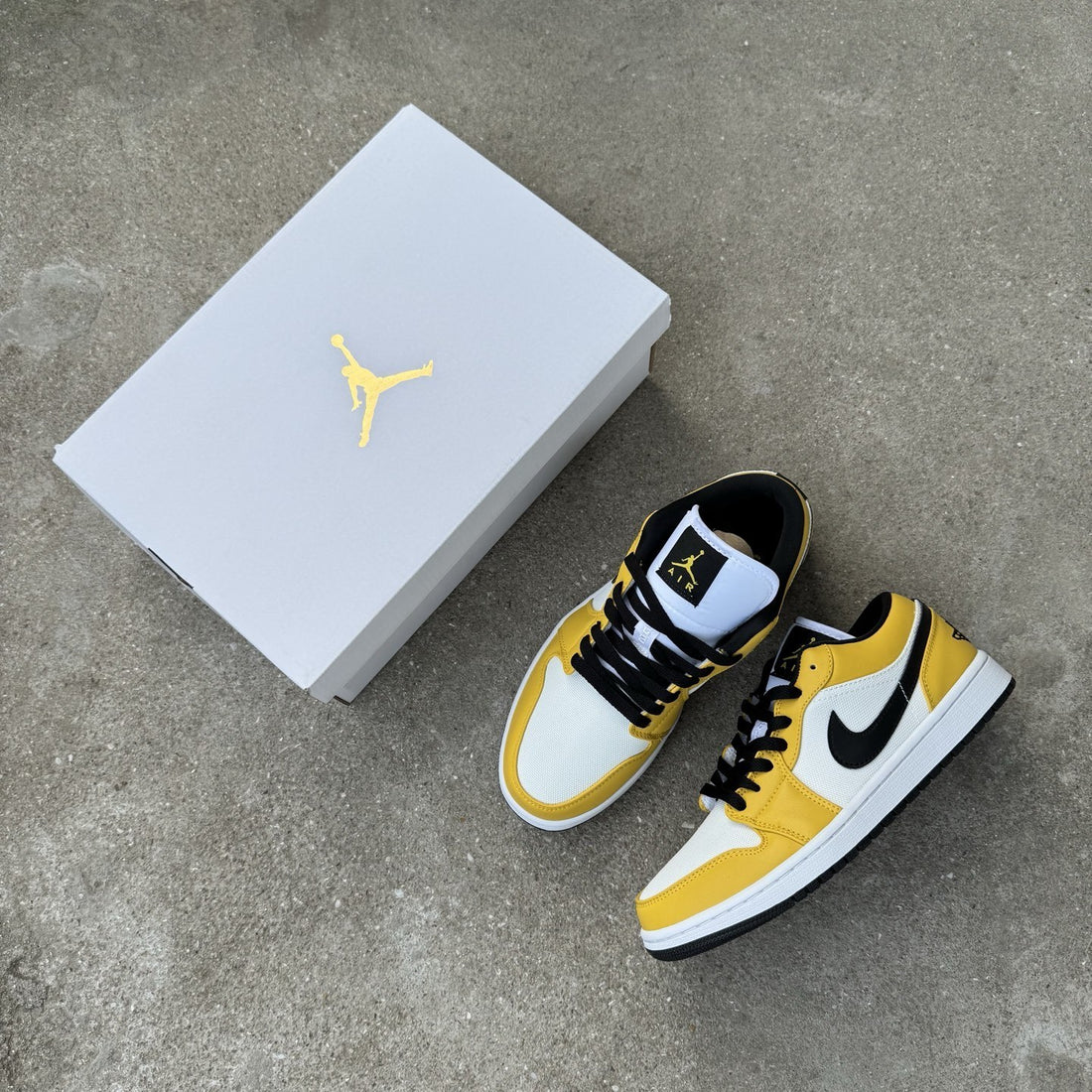 Air Jordan 1 Low Taxi Yellow