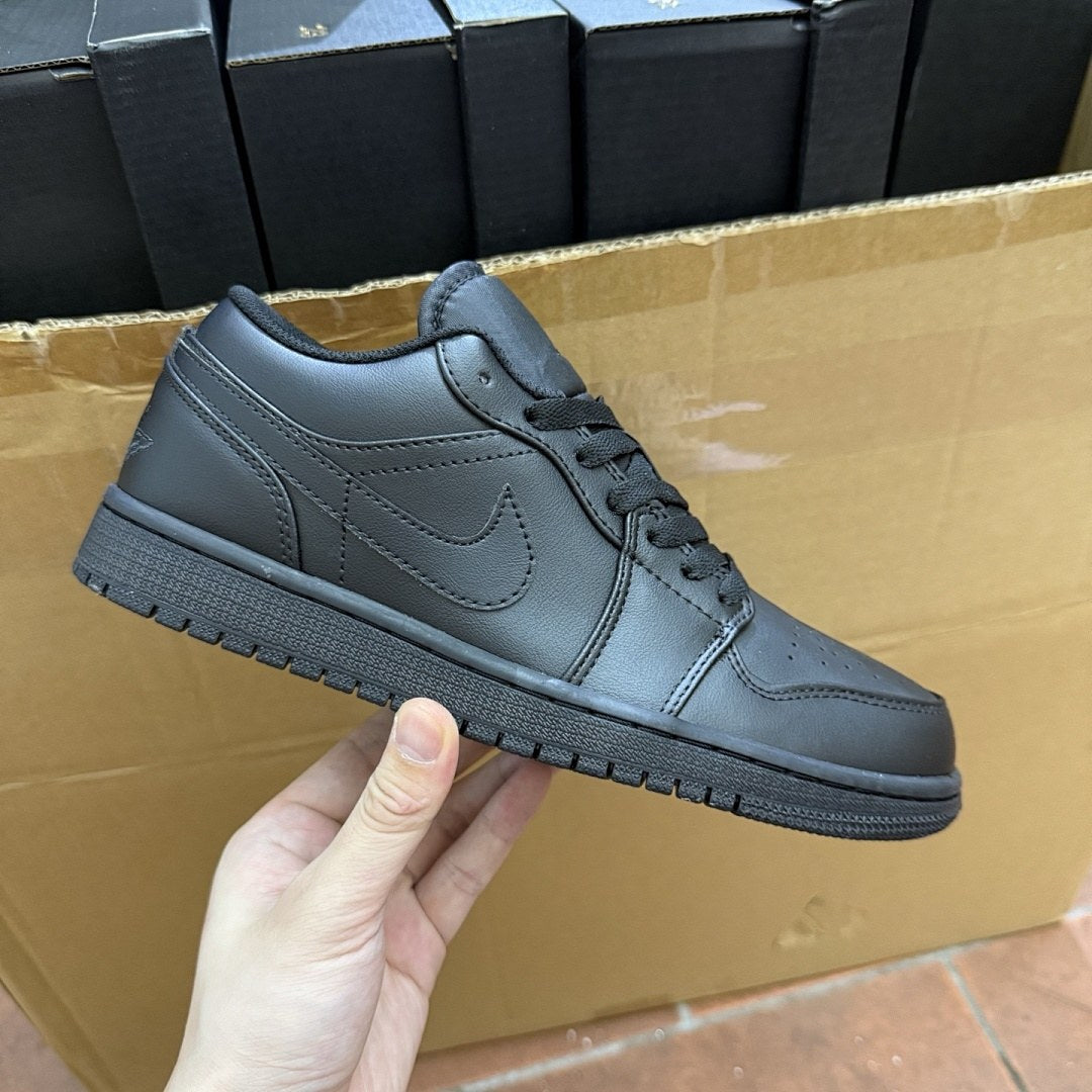 Air Jordan 1 Low Triple Black