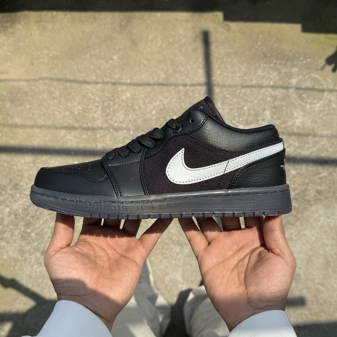 Air Jordan 1 Low Triple Black Tumbled