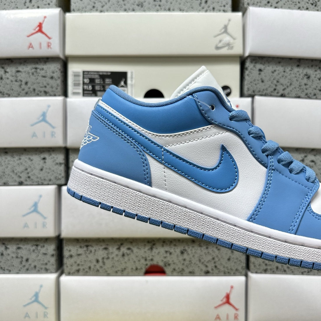 Air Jordan 1 Low UNC Blue