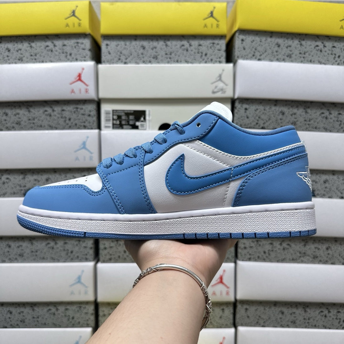 Air Jordan 1 Low UNC Blue