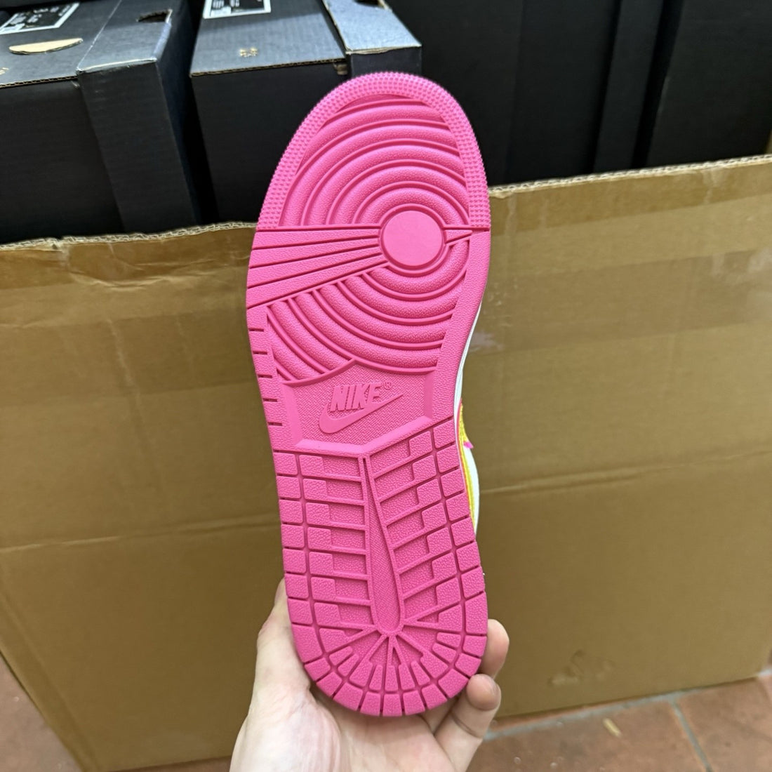 Air Jordan 1 Low White Pink Volt