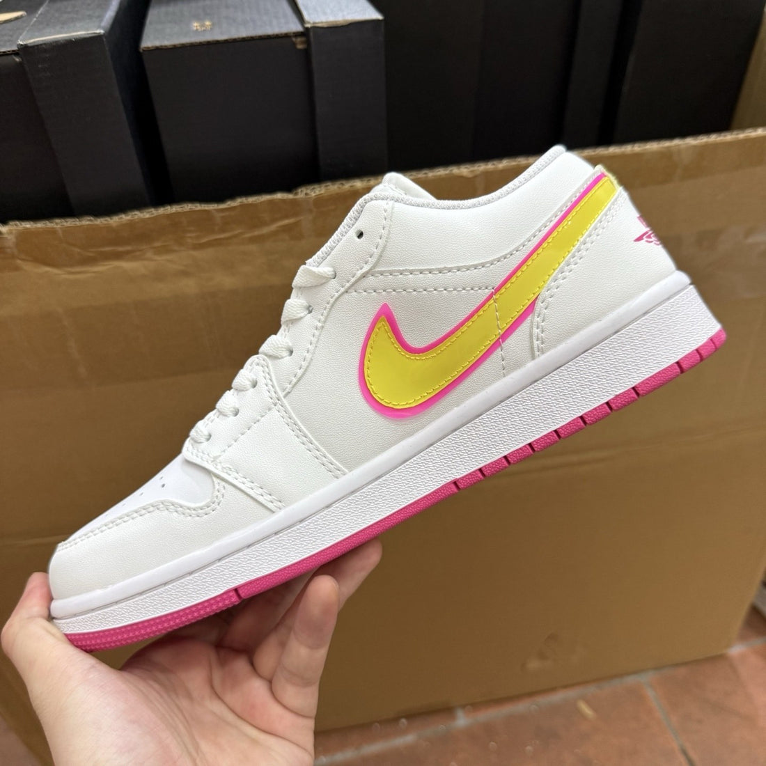 Air Jordan 1 Low White Pink Volt