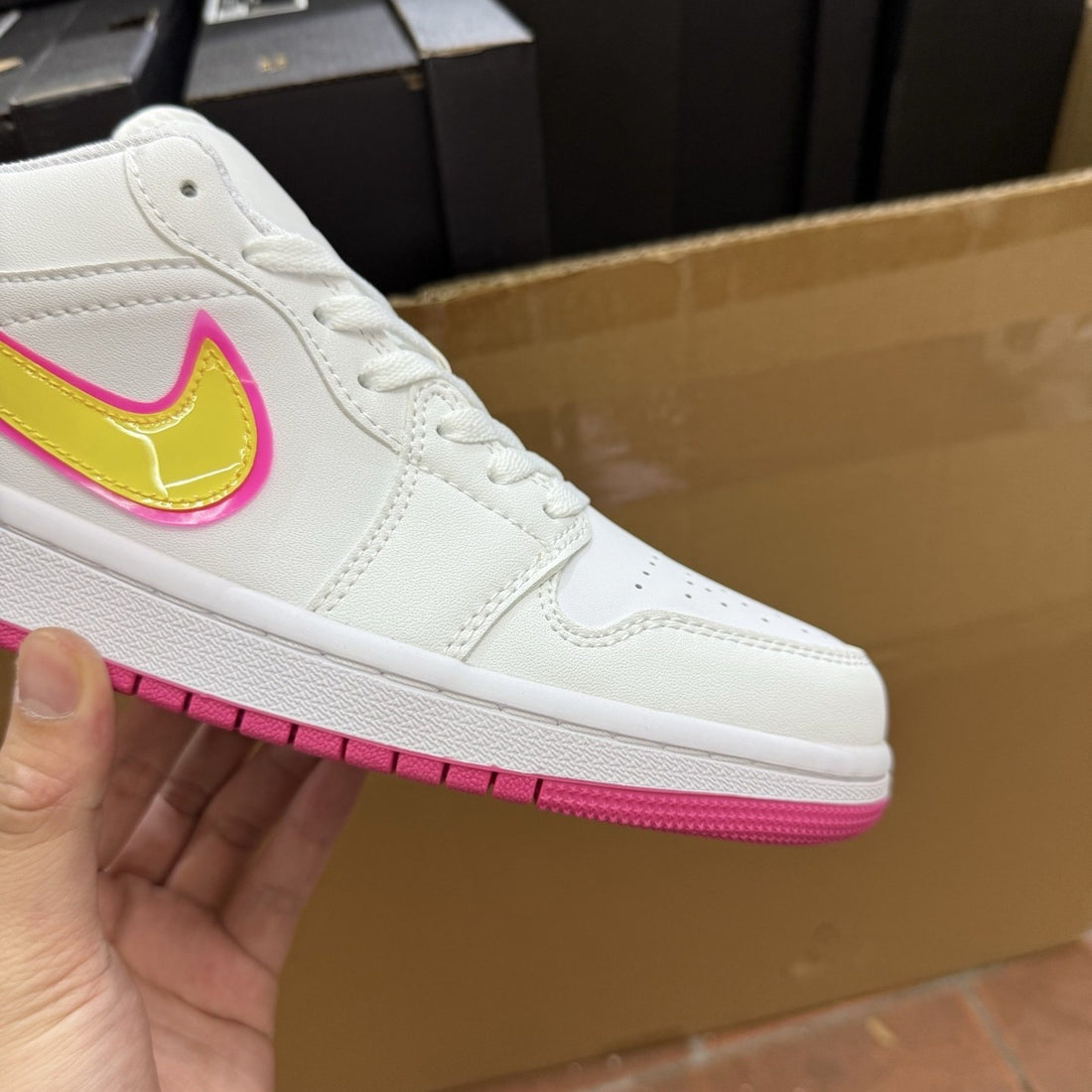Air Jordan 1 Low White Pink Volt