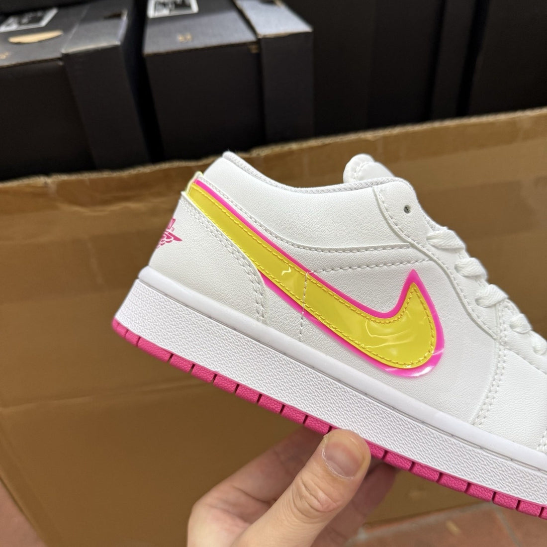 Air Jordan 1 Low White Pink Volt