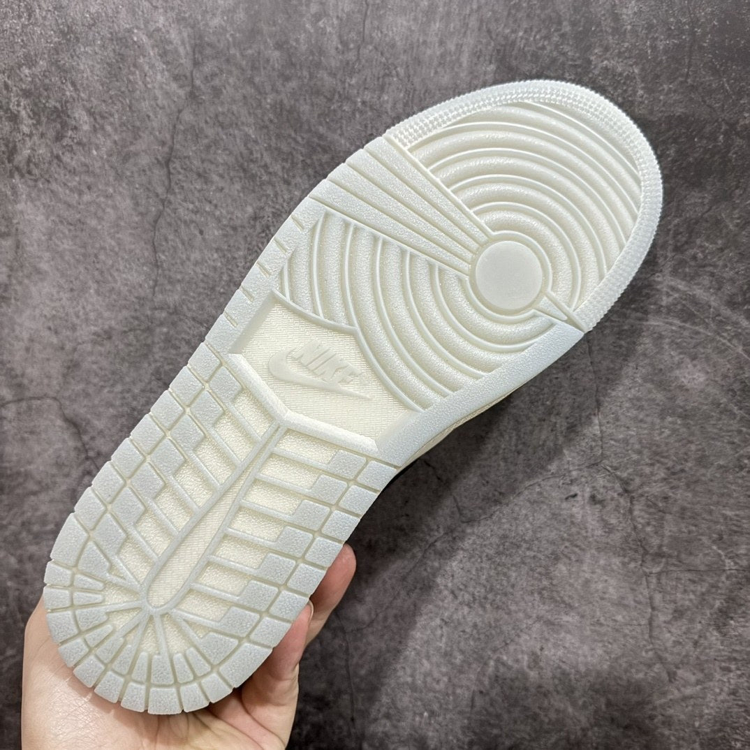 Air Jordan 1 Low Year of the Dragon