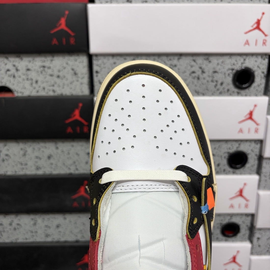 Air Jordan 1 Off-White Low Chicago