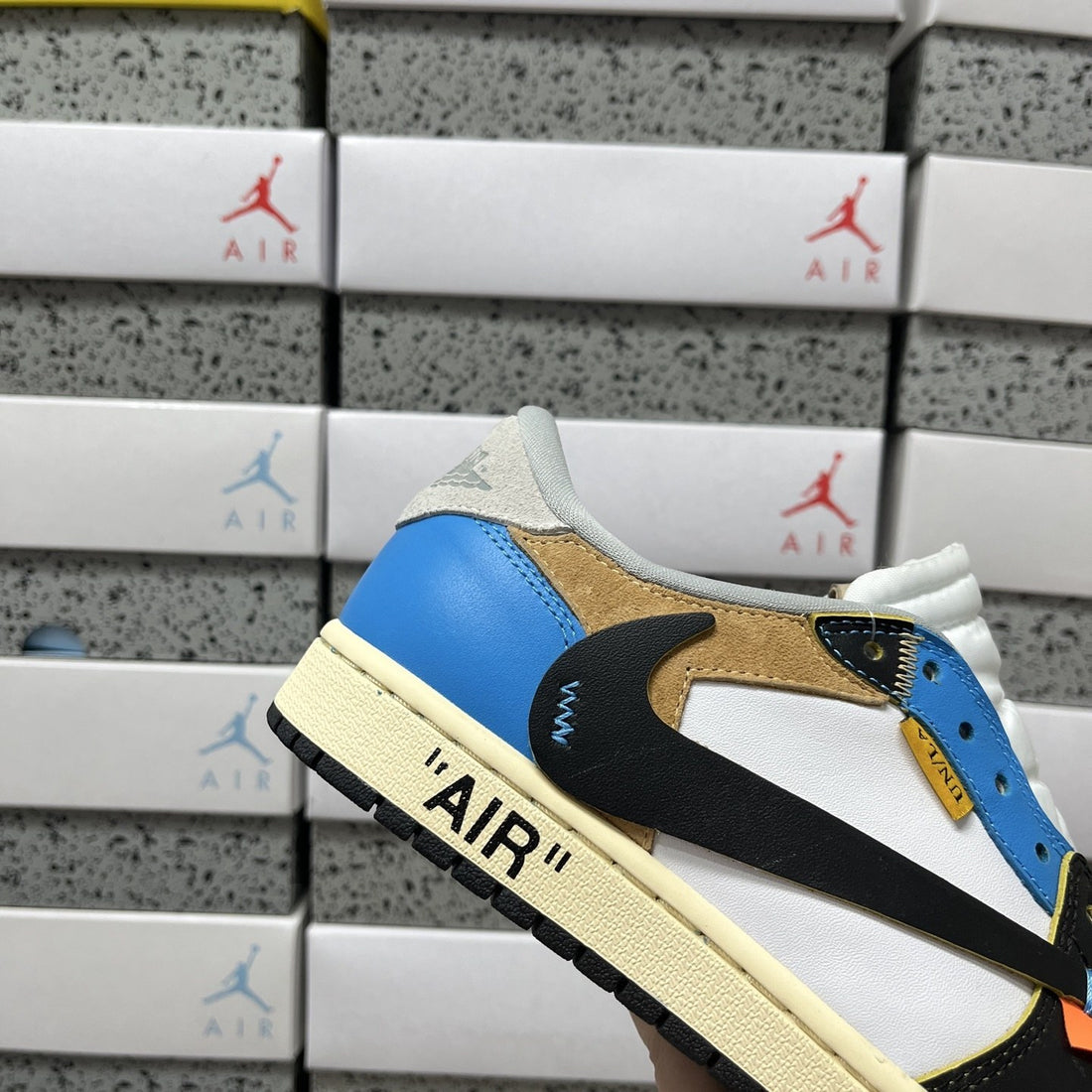 Air Jordan 1 Off-White Low UNC