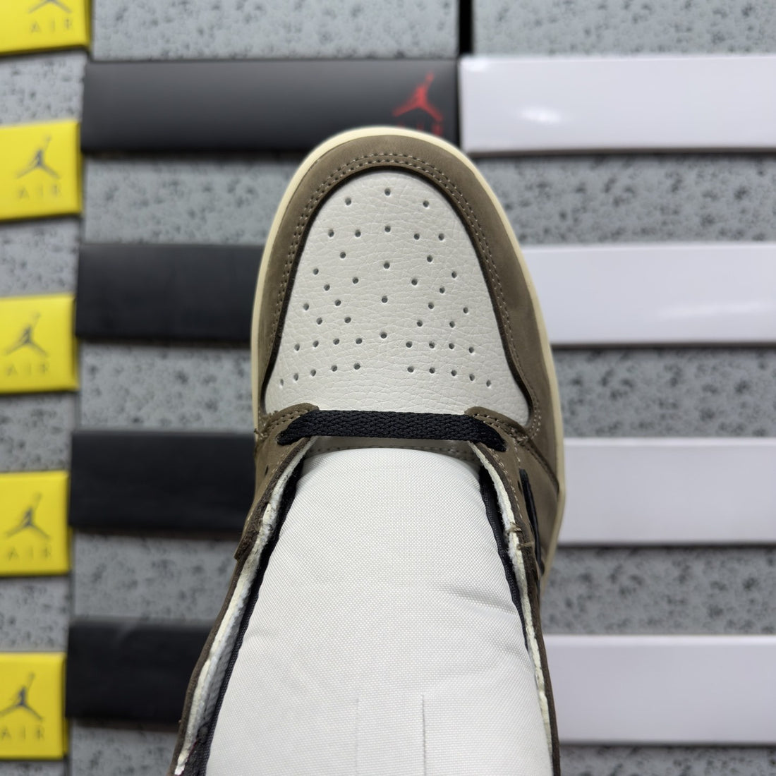 Air Jordan 1 Travis Scott High Mocha