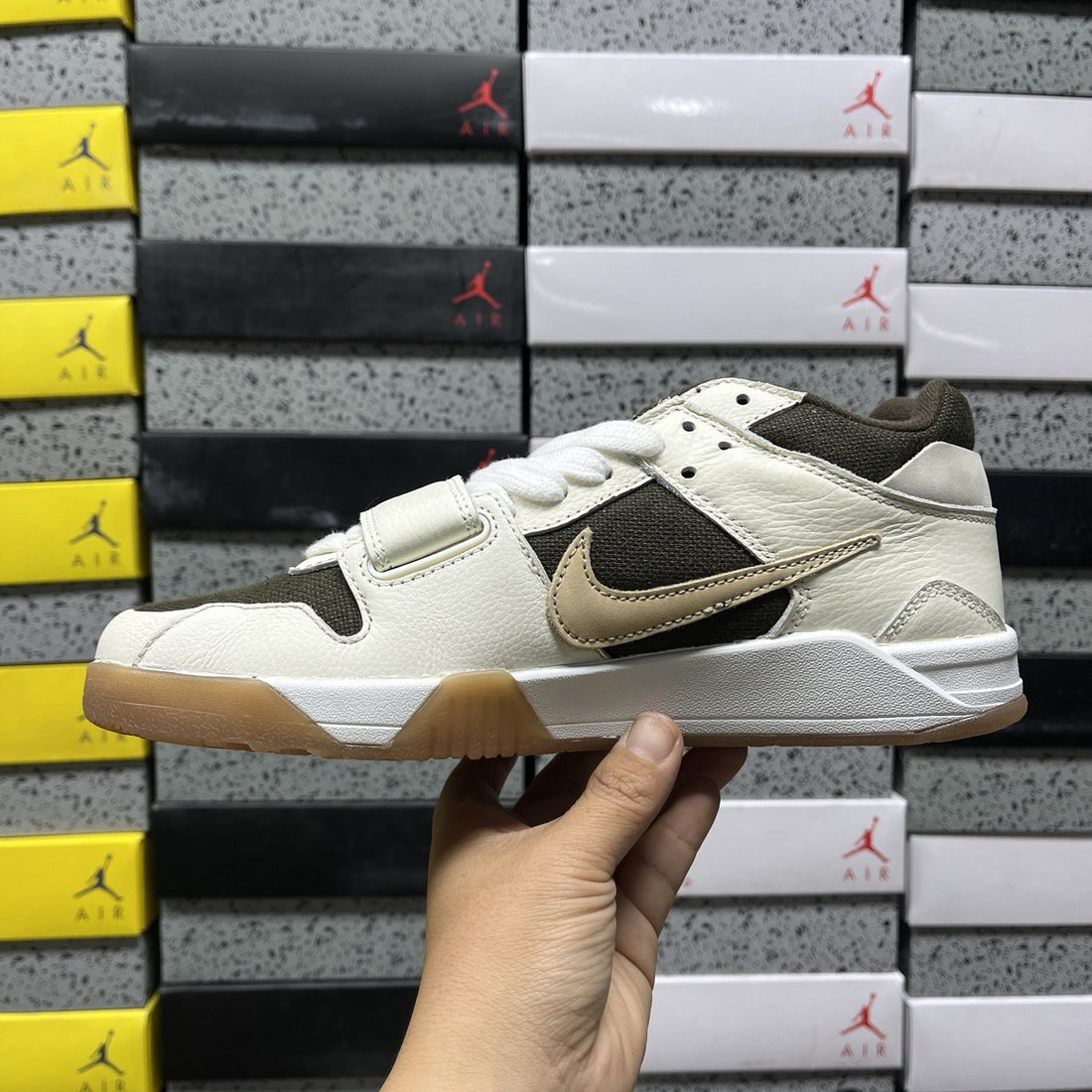 Air Jordan 1 Travis Scott Jumpman Jack Sail Olive