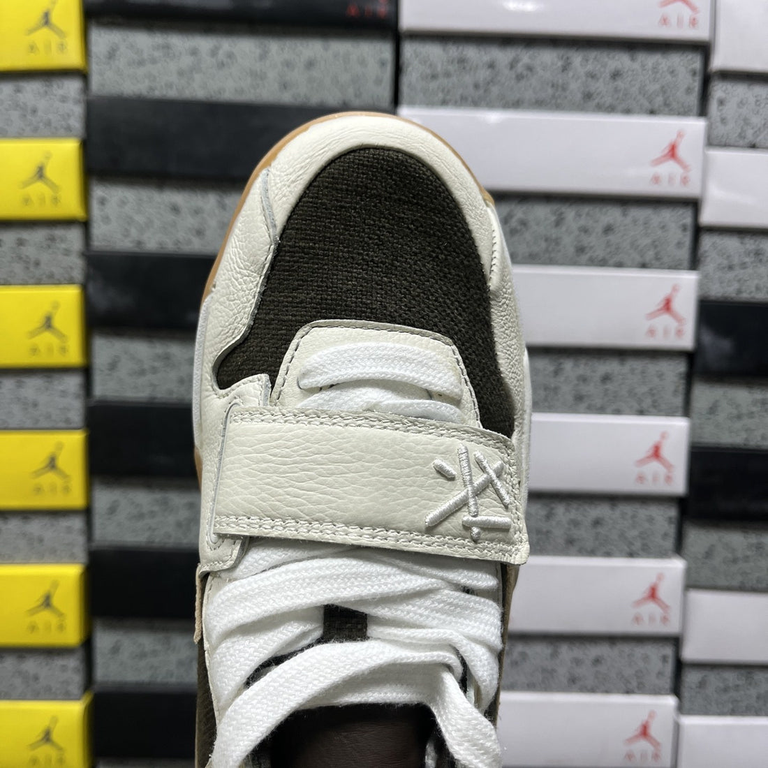 Air Jordan 1 Travis Scott Jumpman Jack Sail Olive