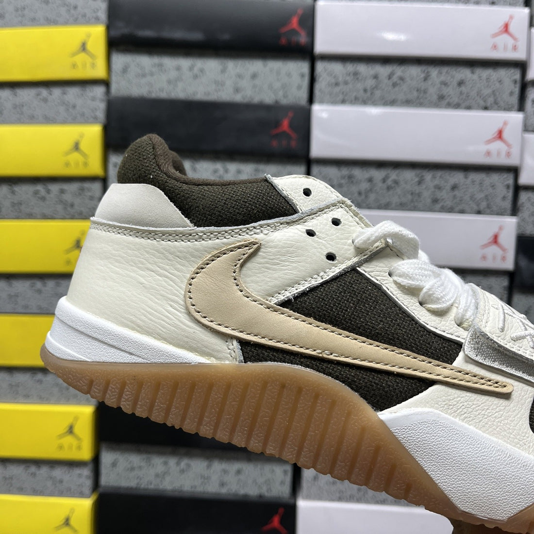 Air Jordan 1 Travis Scott Jumpman Jack Sail Olive