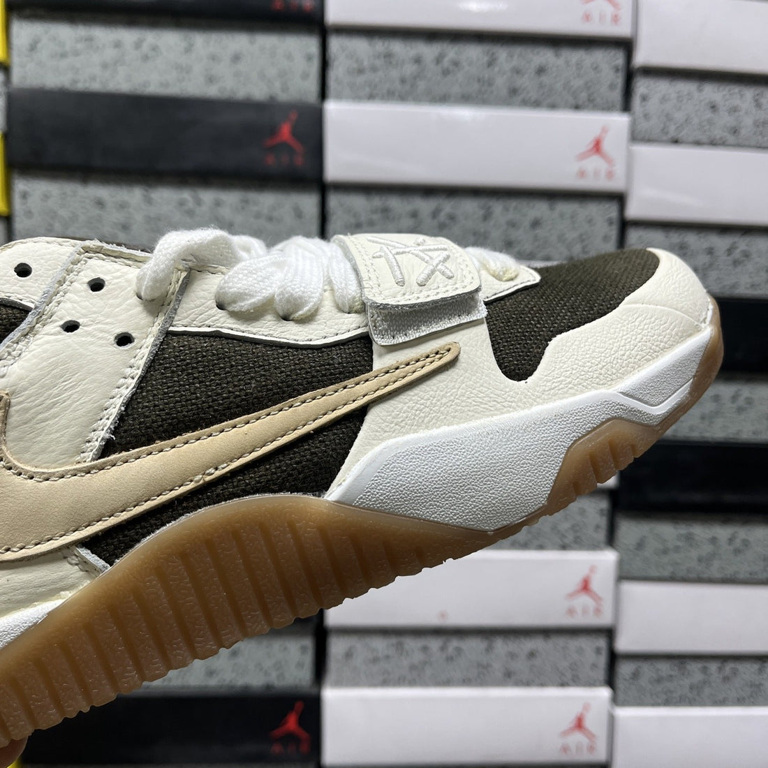 Air Jordan 1 Travis Scott Jumpman Jack Sail Olive