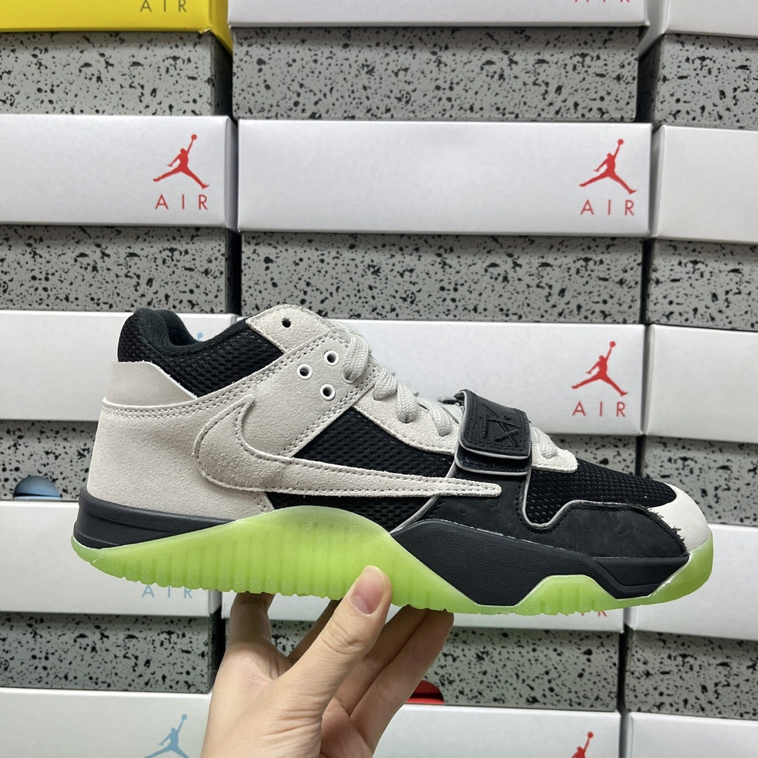 Air Jordan 1 Travis Scott Jumpman Jack Volt