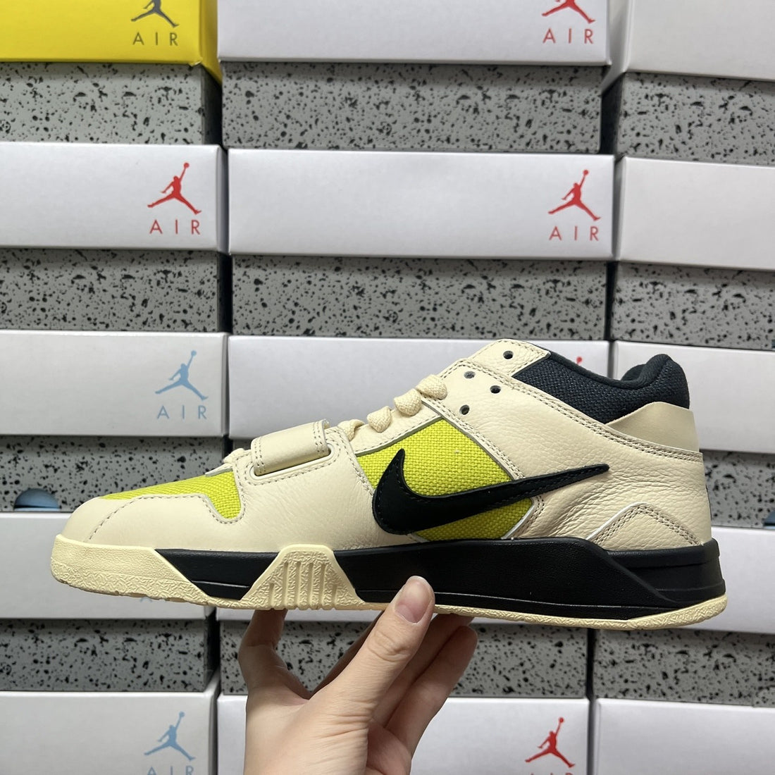 Air Jordan 1 Travis Scott Jumpman Jack Yellow
