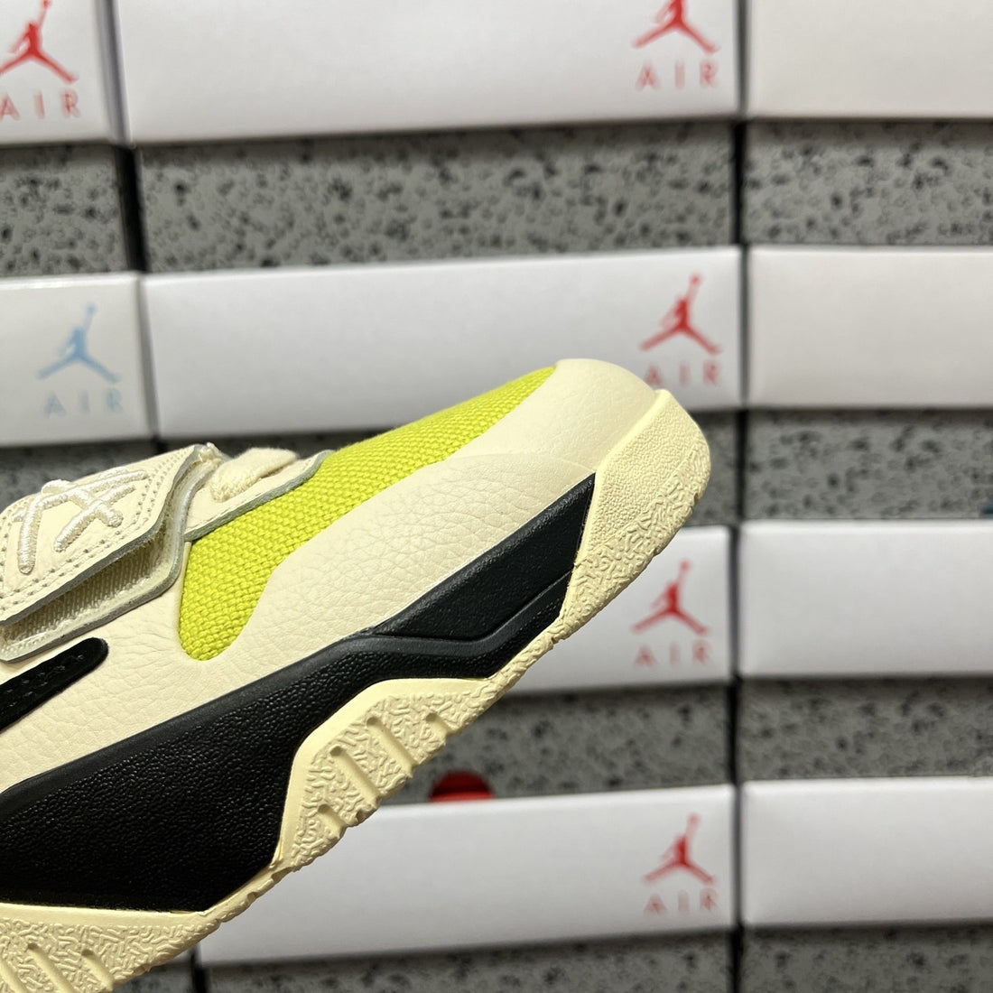 Air Jordan 1 Travis Scott Jumpman Jack Yellow