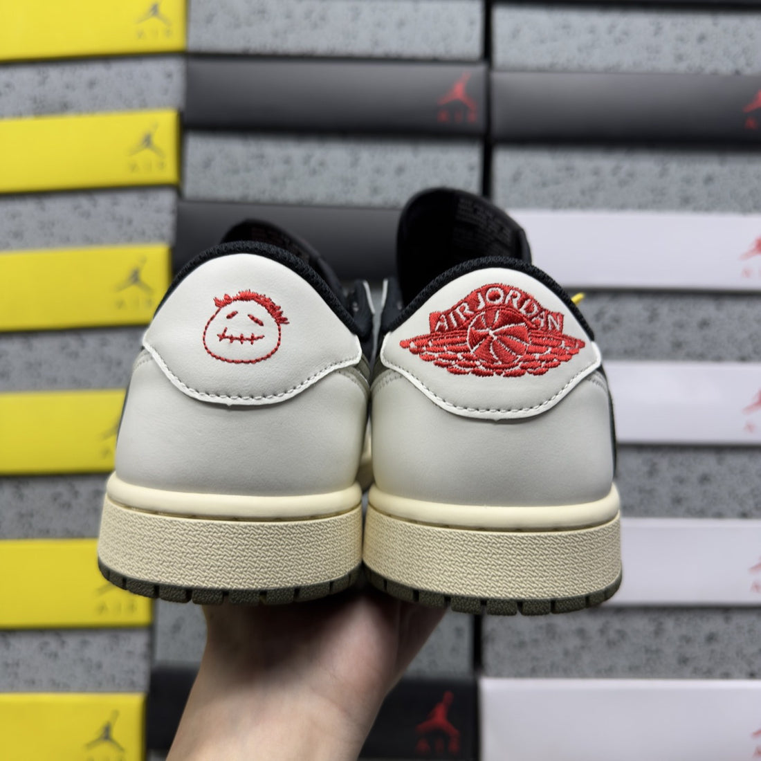 Air Jordan 1 Travis Scott Low Black Toe Olive