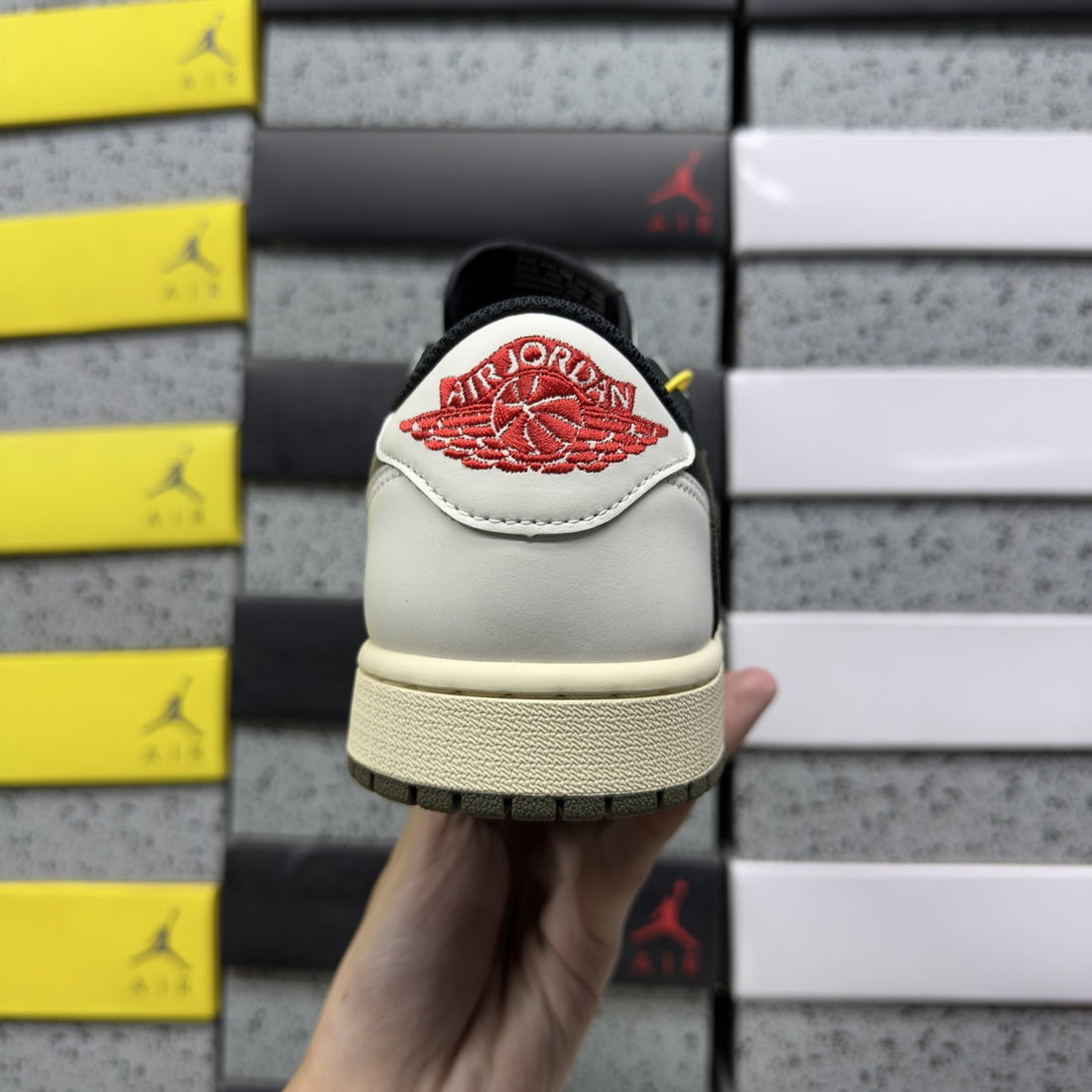 Air Jordan 1 Travis Scott Low Black Toe Olive