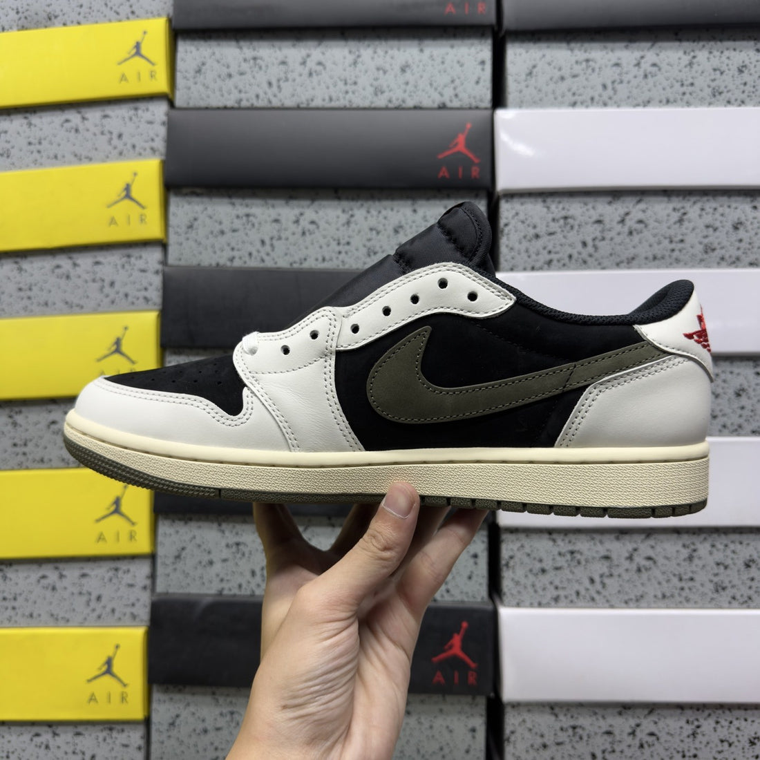 Air Jordan 1 Travis Scott Low Black Toe Olive