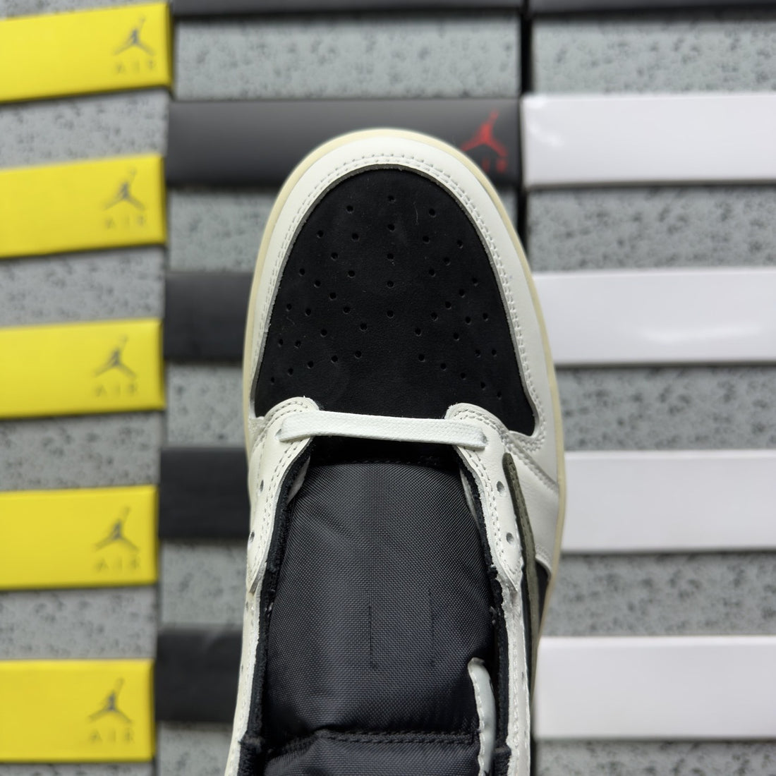 Air Jordan 1 Travis Scott Low Black Toe Olive