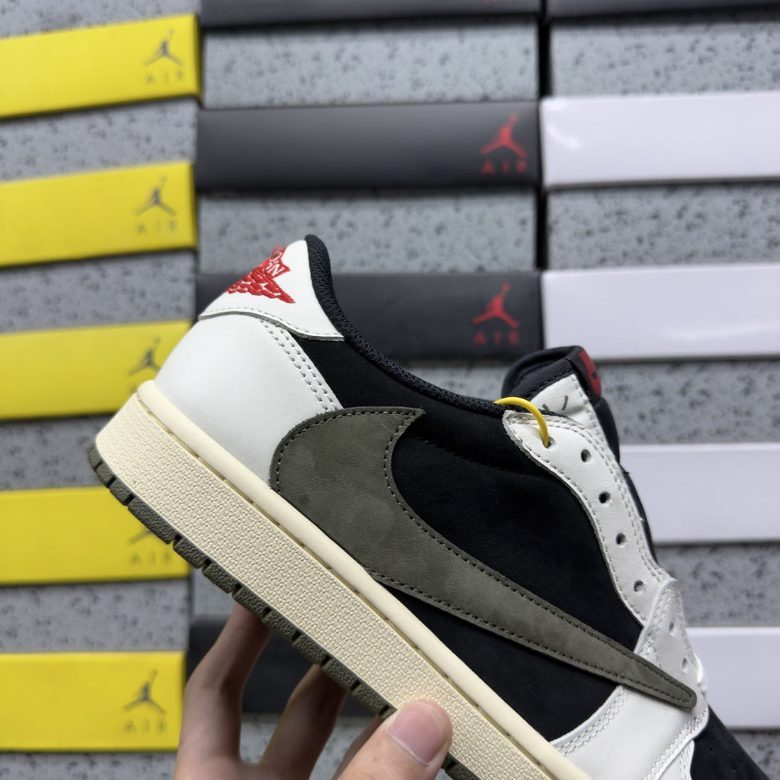 Air Jordan 1 Travis Scott Low Black Toe Olive
