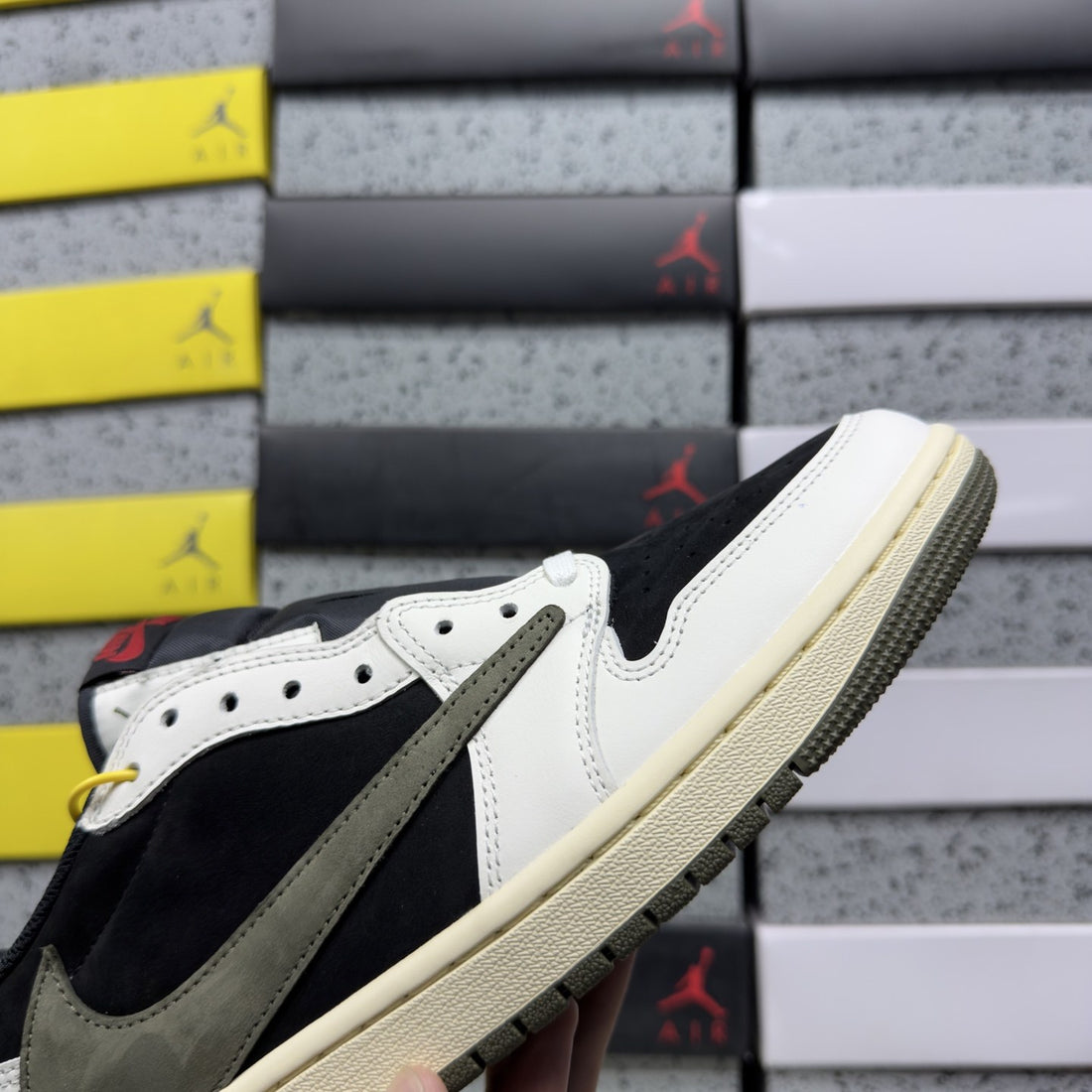 Air Jordan 1 Travis Scott Low Black Toe Olive