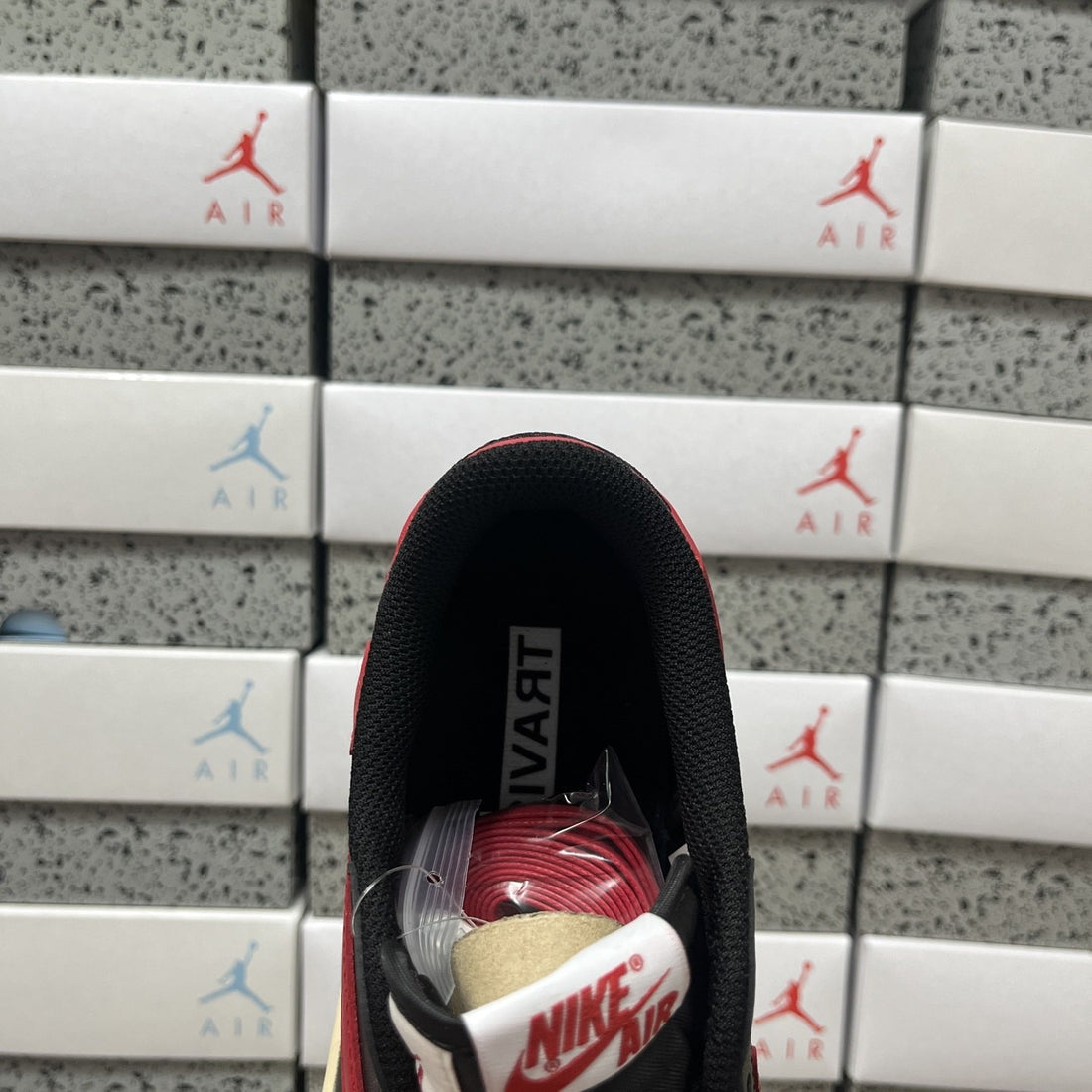 Air Jordan 1 Travis Scott Low Bred