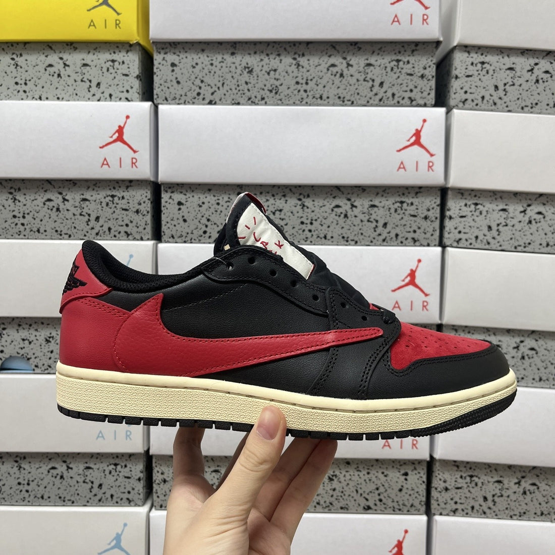 Air Jordan 1 Travis Scott Low Bred