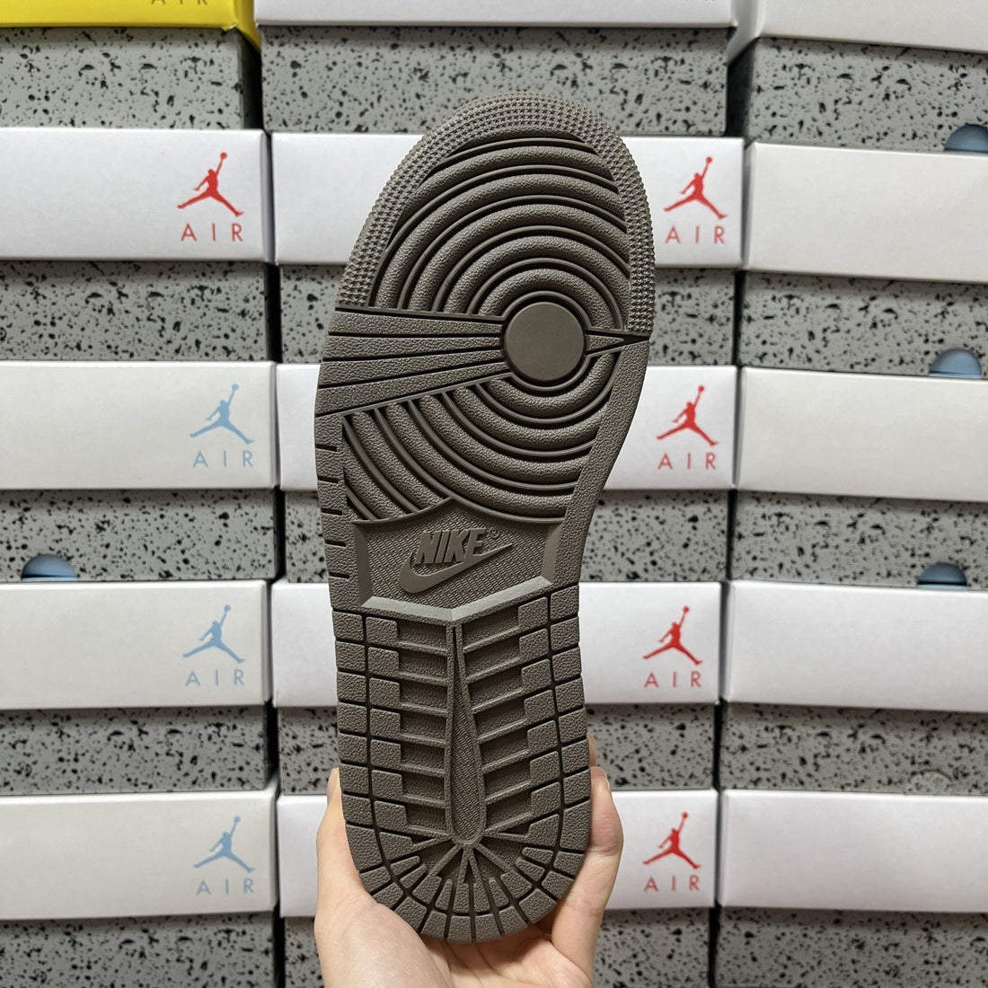 Air Jordan 1 Travis Scott Low Grey Olive