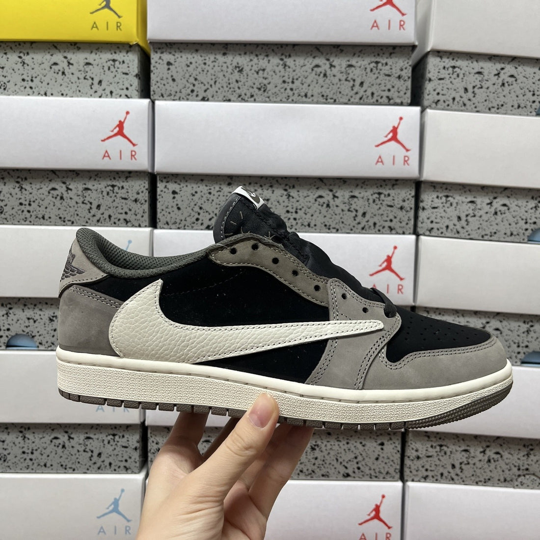 Air Jordan 1 Travis Scott Low Grey Olive