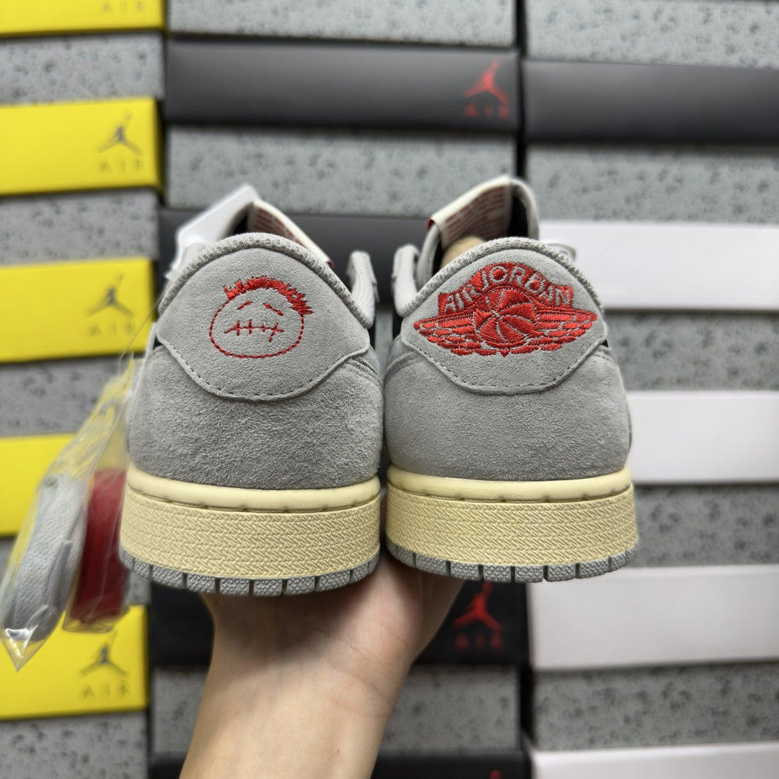 Air Jordan 1 Travis Scott Low Grey Sail